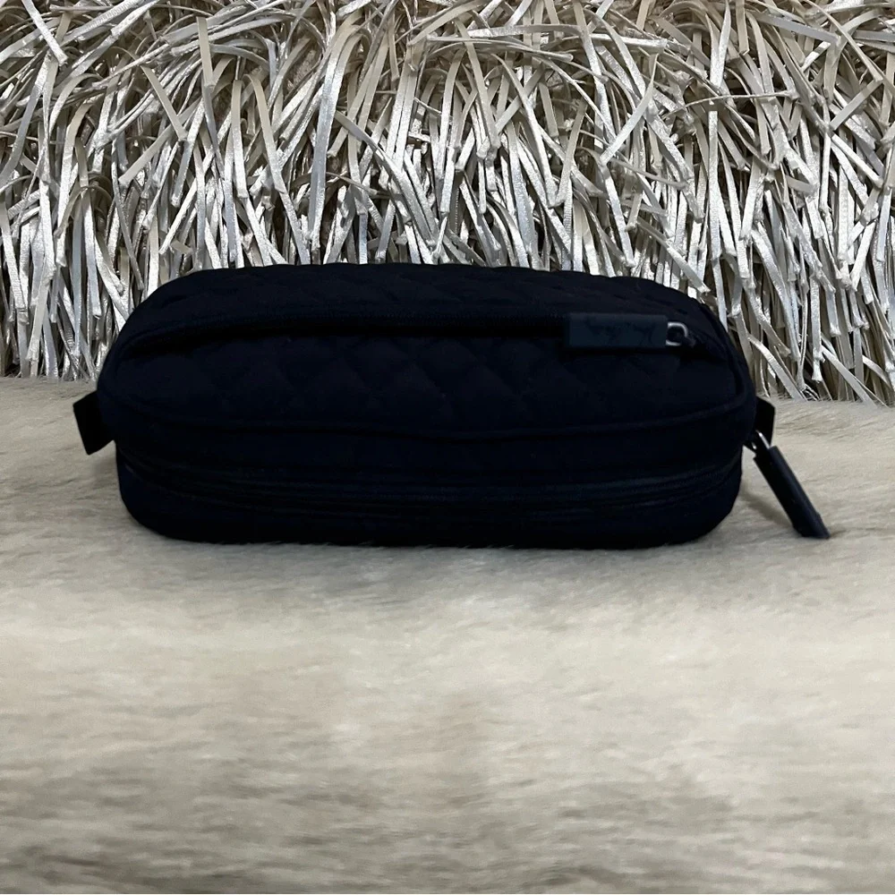 VERA BRADLEY Classic Navy Microfiber Travel Medicine Cosmetic Case Quilted